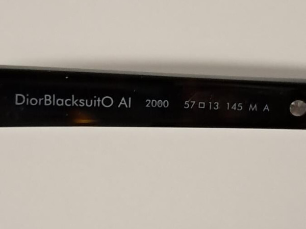 Dior - Blacksuit0 Al 2000 57&curren;13