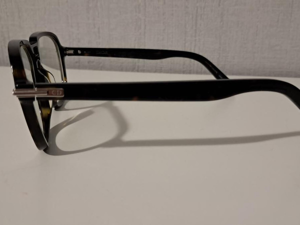 Dior - Blacksuit0 Al 2000 57&curren;13