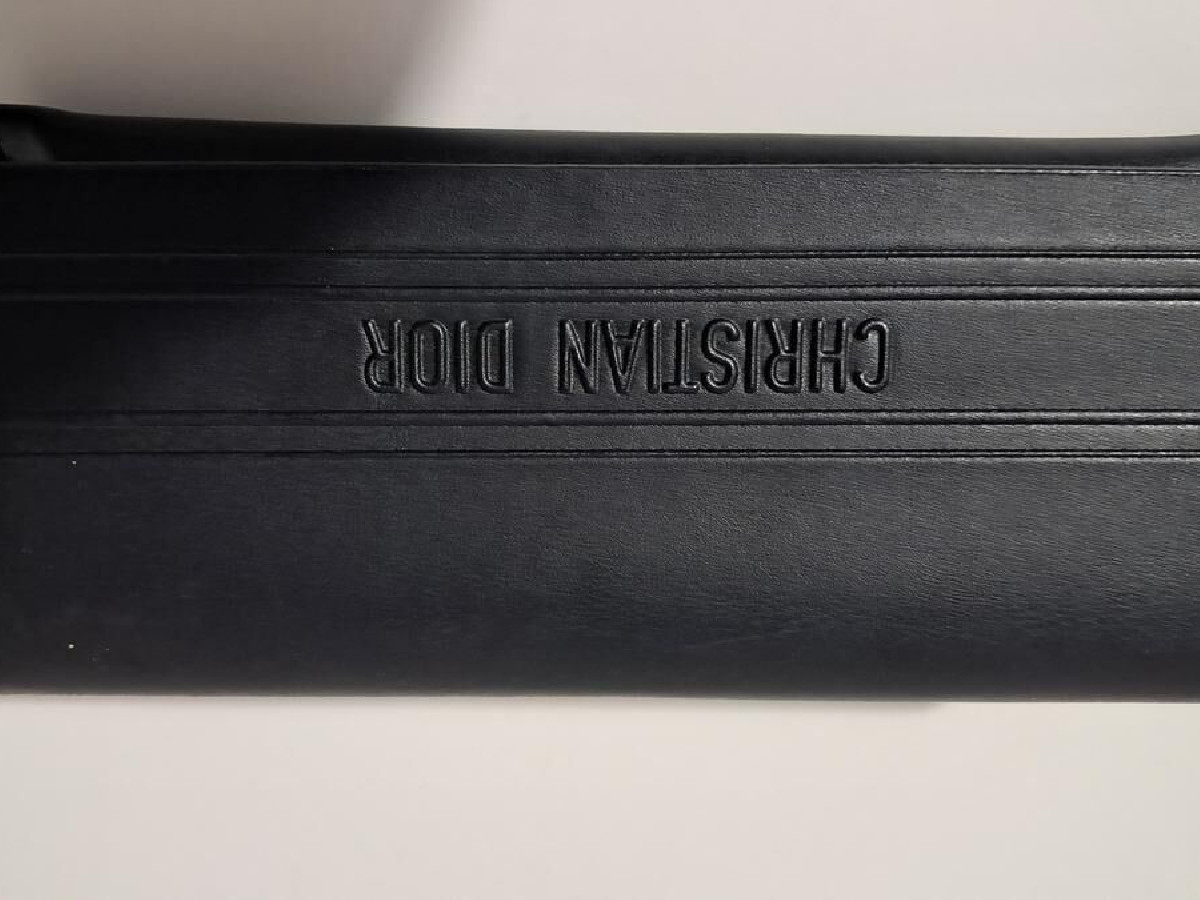 Dior - Blacksuit0 Al 2000 57&curren;13