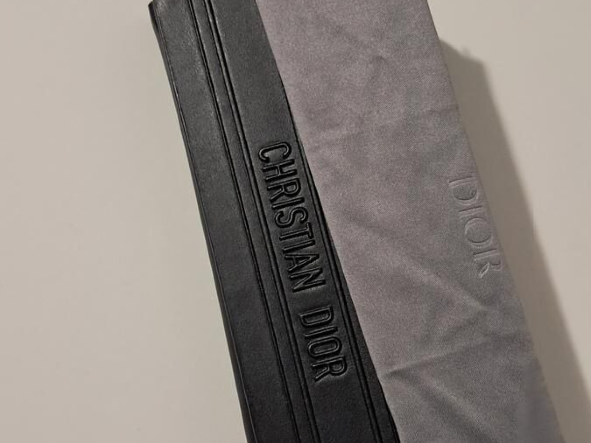 Dior - Blacksuit0 Al 2000 57&curren;13