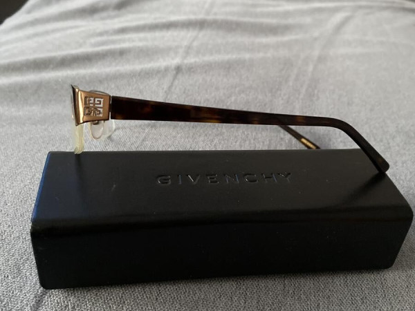 Givenchy - VGV437 54¤16 COL or80 135