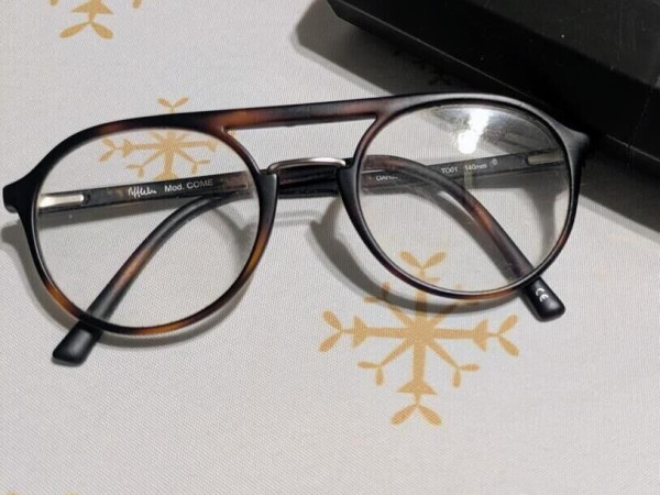 Alain Afflelou - Come