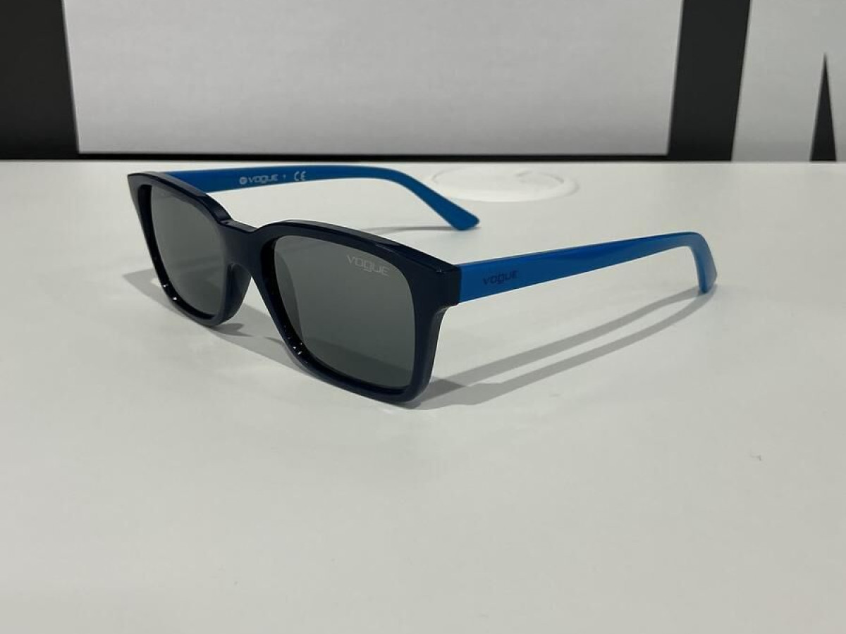VOGUE - VJ2004 27776G 47&curren;15