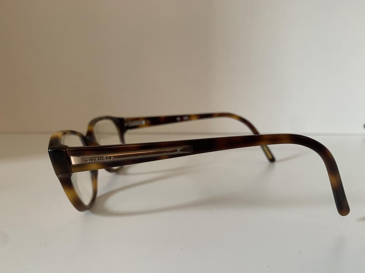 Givenchy - VGV787 COO0752 140