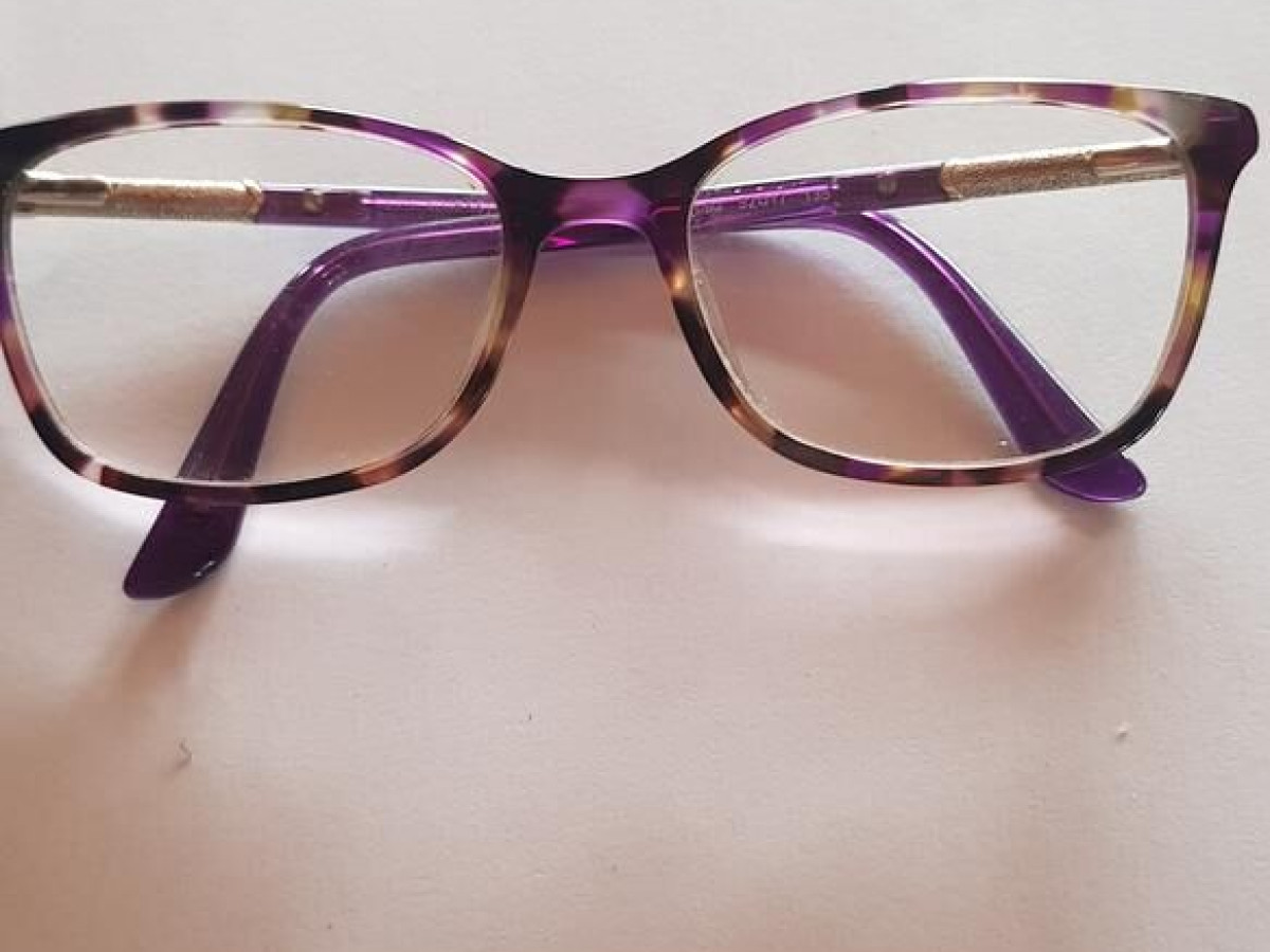 3 2 9 Guess  - 083 52&curren;17 135 3.6 cm