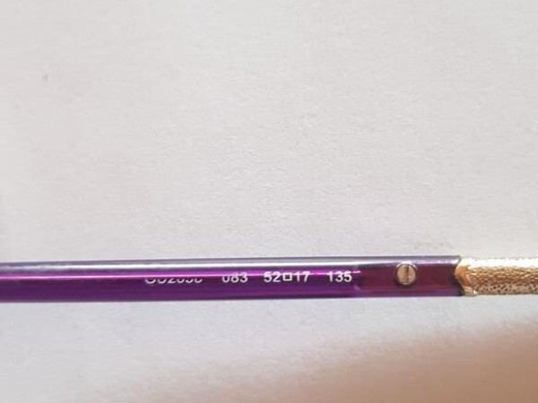 3 2 9 Guess  - 083 52&curren;17 135 3.6 cm