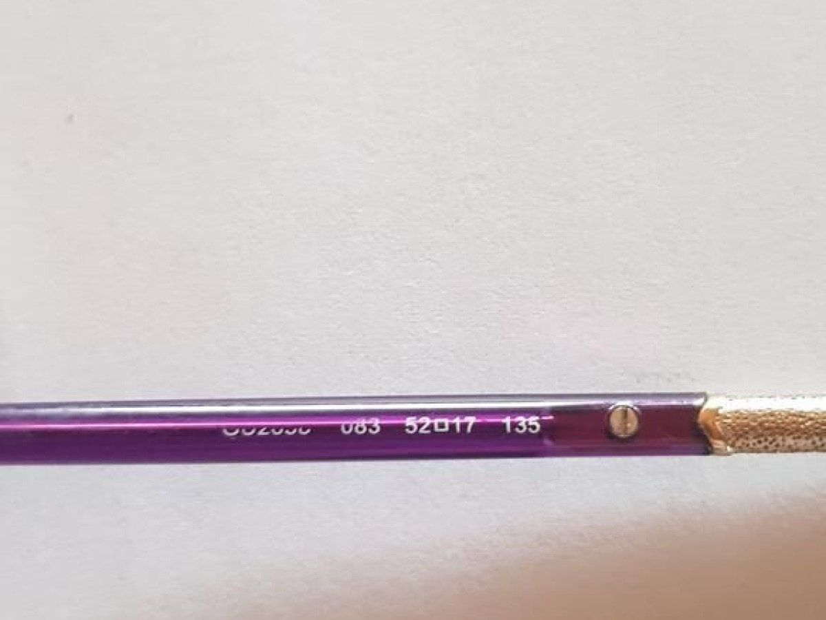 3 2 9 Guess  - 083 52&curren;17 135 3.6 cm