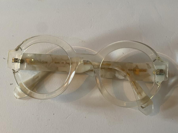 Gigi studios - 48 25 145...