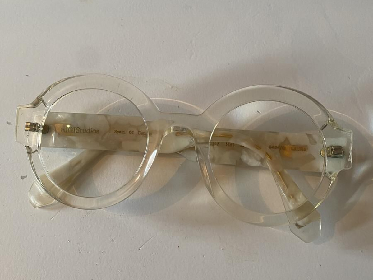 Gigi studios - 48 25 145 45&curren;134