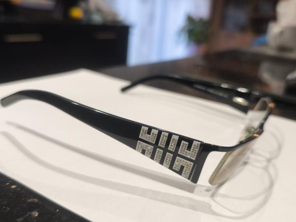 Givenchy - Vgv302s col.530s 135