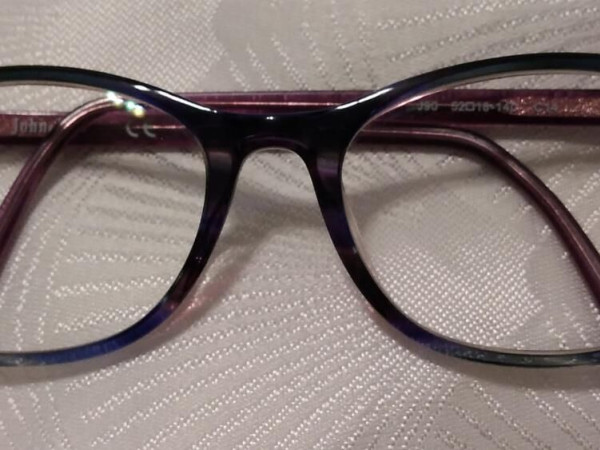 John&Jess - J90 52&curren;18