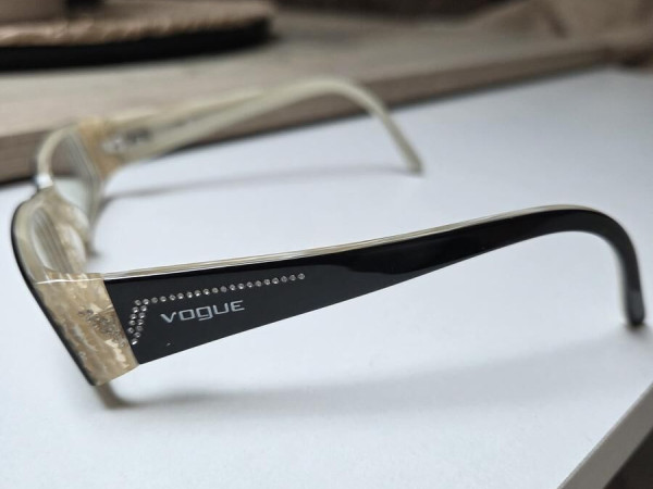 Vogue  - Vo2557-b134551□15130