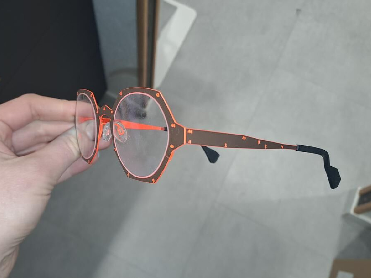 Theo - eye witness  - 249 48&curren;25