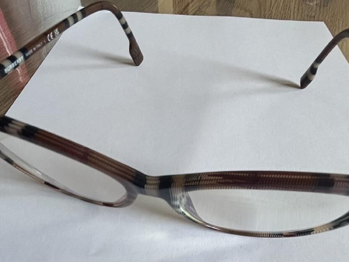 Burberry - B2325400553