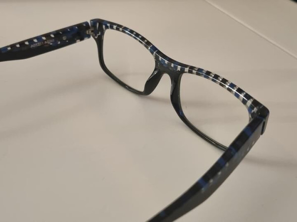 MIKLI - AO 1251 A03M 53/19 53&curren;19