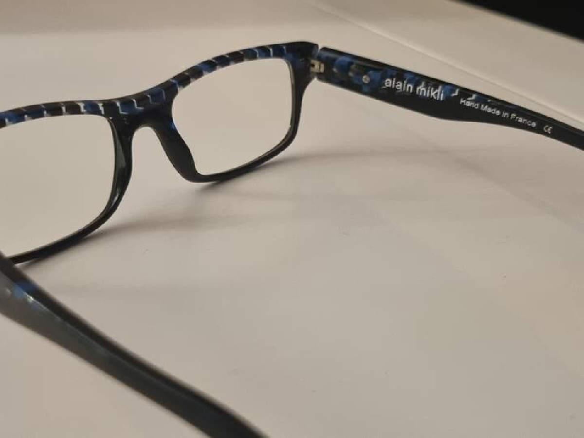 MIKLI - AO 1251 A03M 53/19 53&curren;19