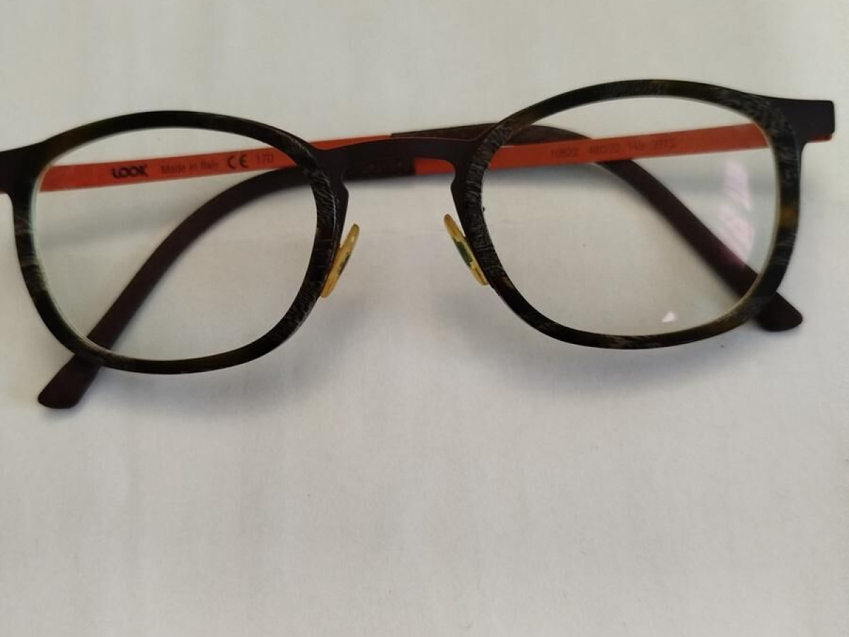 Look - 10622 48&curren;22 145 9975