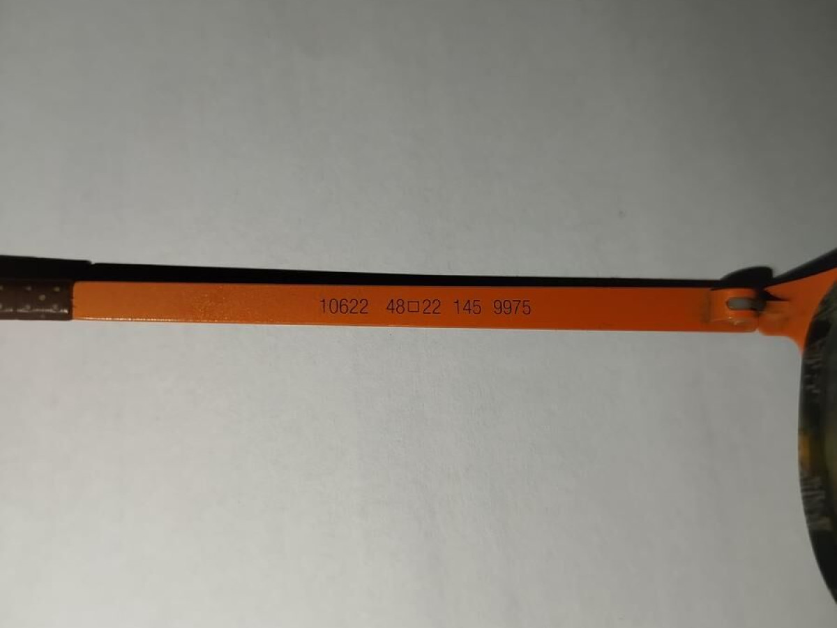 Look - 10622 48&curren;22 145 9975