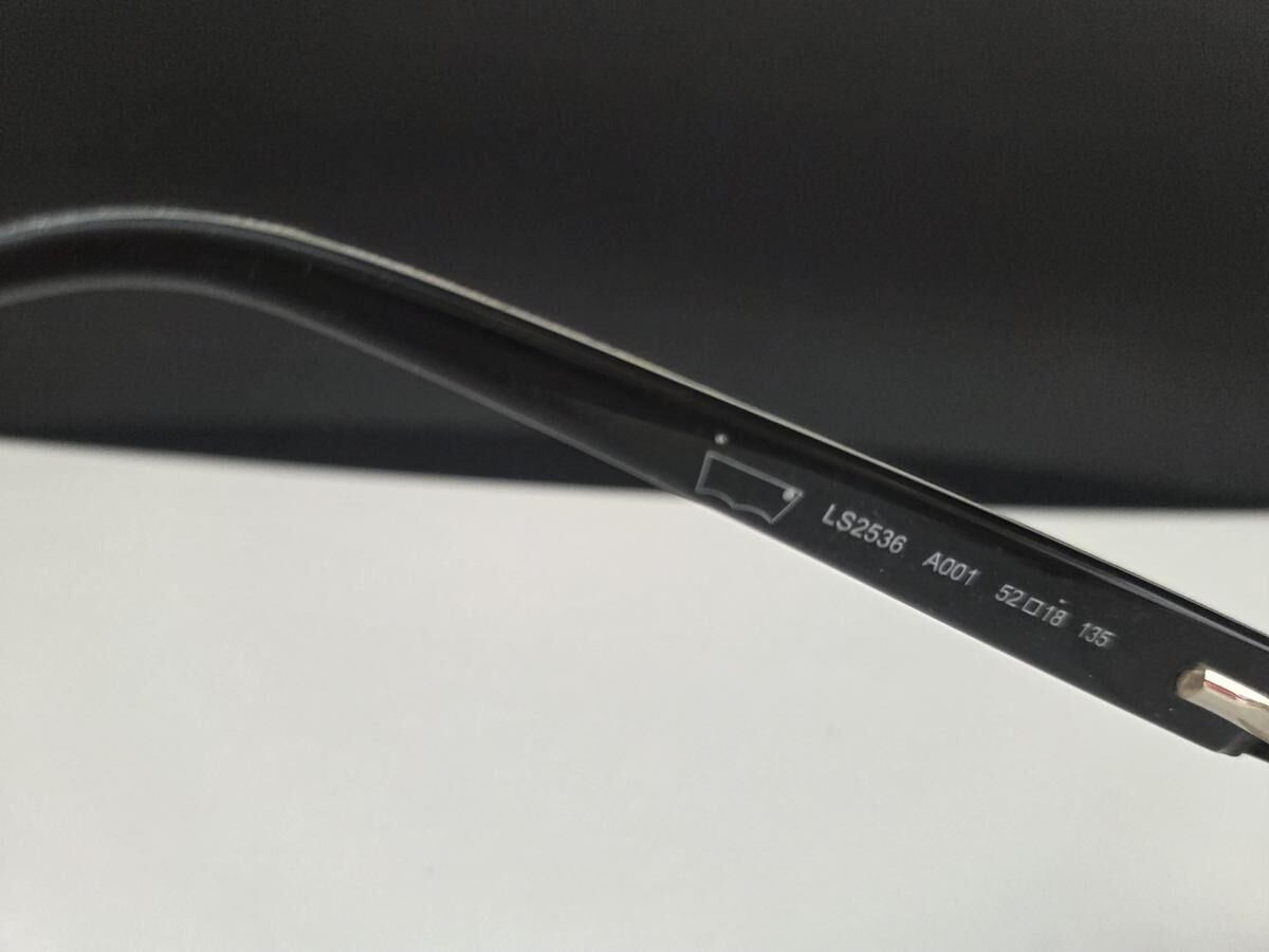 Levis - LS2536 52&curren;18