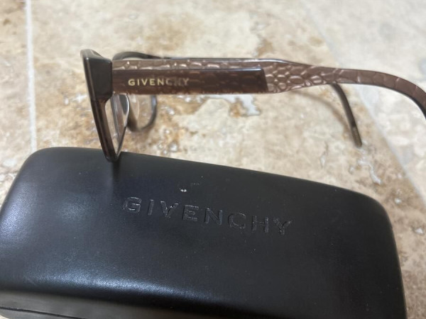 Givenchy - Vgv797