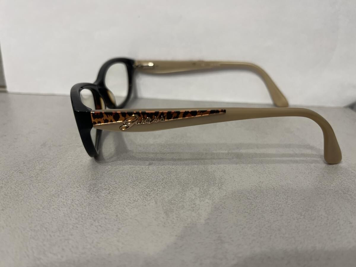 Guess - GU2326TO52&curren;16-135