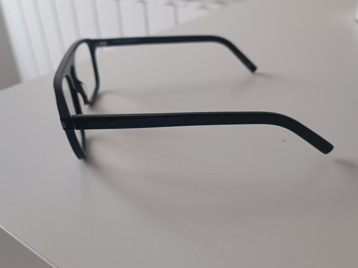 Yves Saint Laurent  - SL157 001 52&curren;18 -140