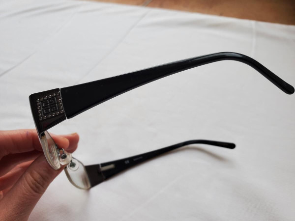 Givenchy - VGV301 584S