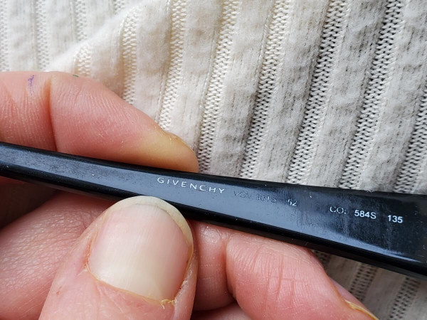 Givenchy - VGV301 584S