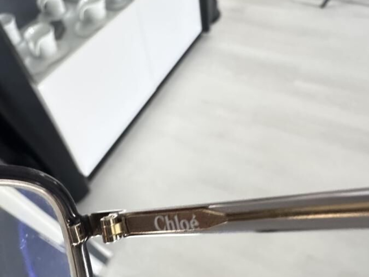 Chloe - CR00340- 53&curren;18 14 S