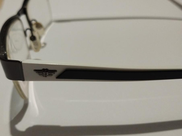 Police - V8905  53&curren;18