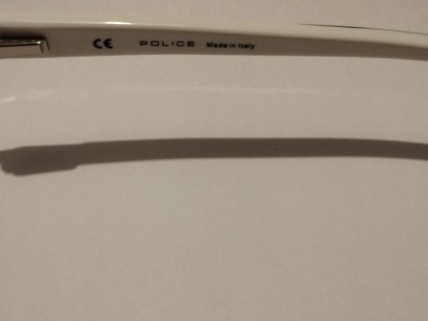 Police - V8905  53&curren;18