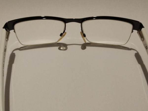 Police - V8905  53&curren;18