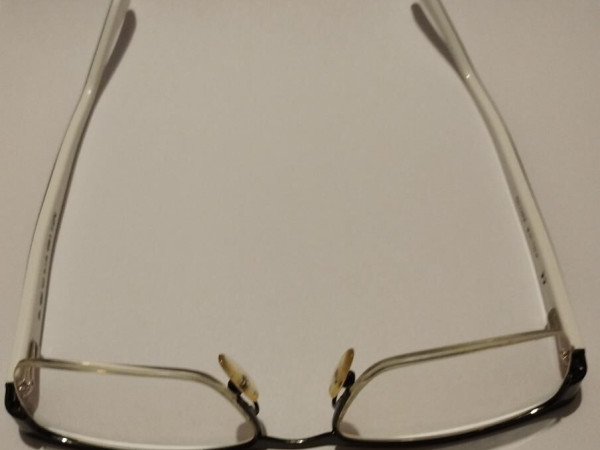 Police - V8905  53&curren;18