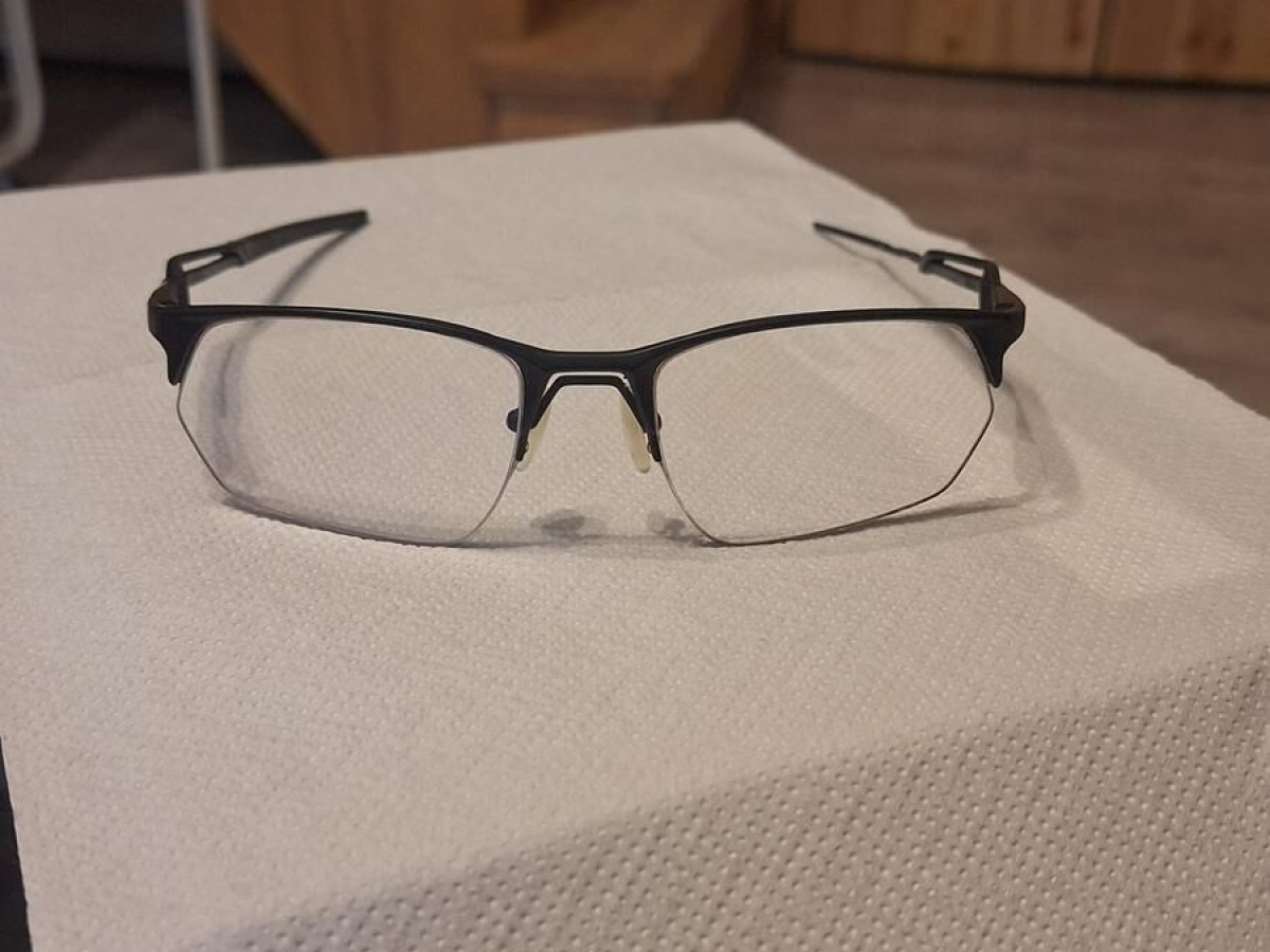 Oakley  - 140  OX5152-0156 T