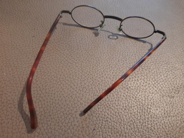 Face à Face - Nomad 42 21 42¤25