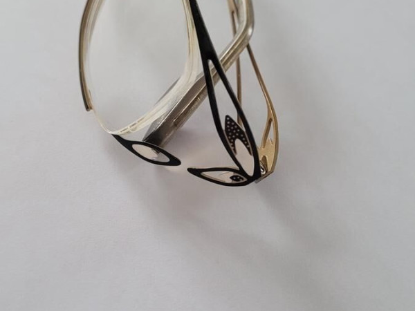 V design - 5752 orchis 51&curren;17 /132