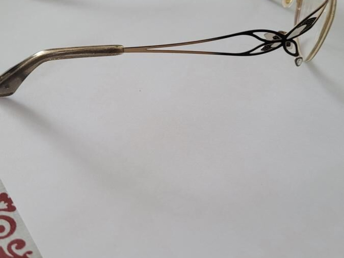 V design - 5752 orchis 51&curren;17 /132