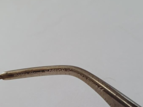 V design - 5752 orchis 51&curren;17 /132