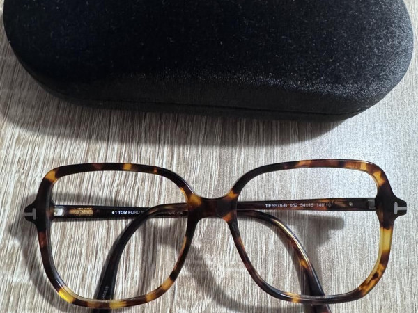 Tom Ford  - TF5578-B 52&curren;15