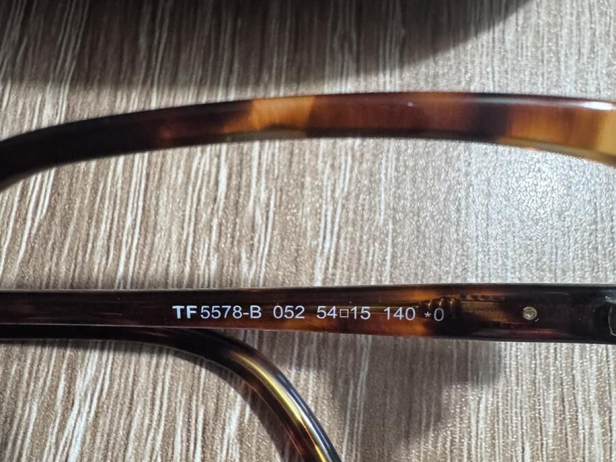 Tom Ford  - TF5578-B 52&curren;15