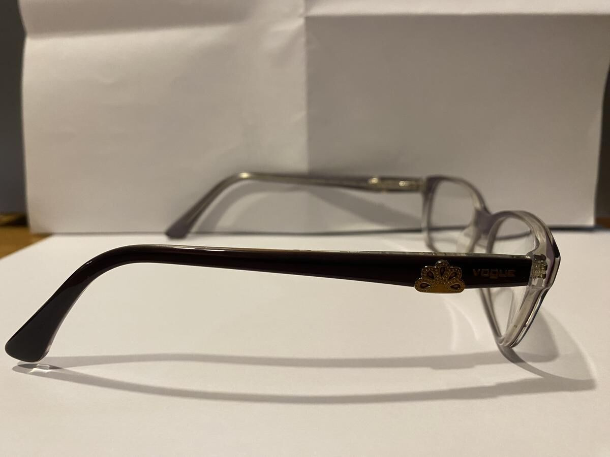 Vogue  - VO2737 52&curren;16