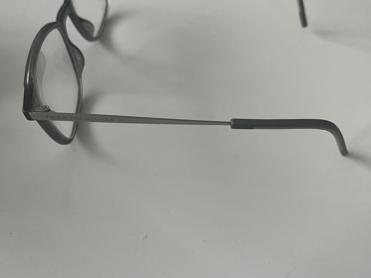 TOMMY HILFIGER  - TH 2037 LB7