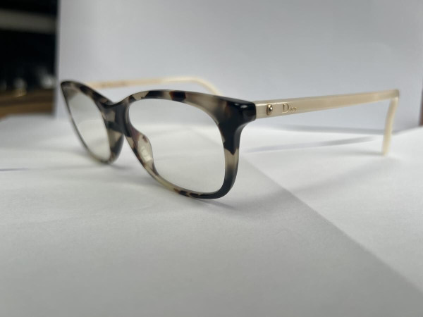 Christian DIOR  - Num&eacute;ro 18