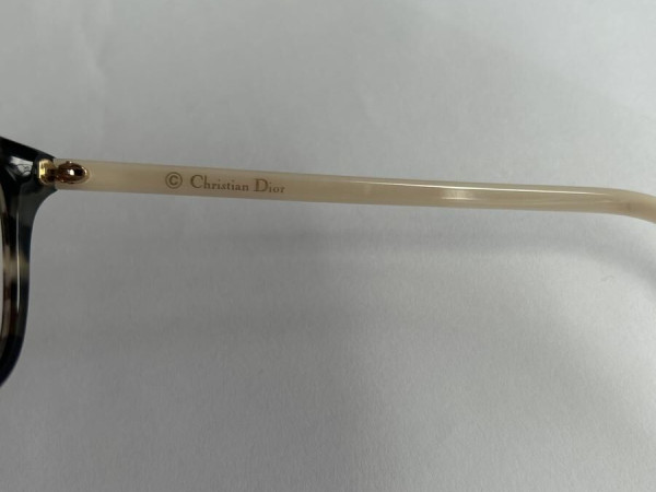 Christian DIOR  - Num&eacute;ro 18