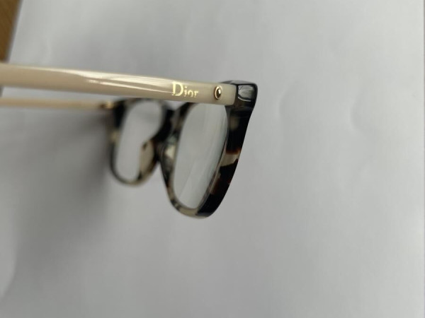 Christian DIOR  - Num&eacute;ro 18