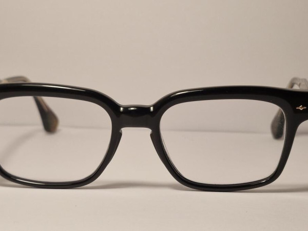 GIGI Studios -  MAGRITE 53&curren;18-147 1228  6643/1