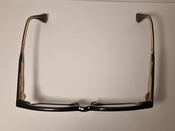 GIGI Studios -  MAGRITE 53&curren;18-147 1228  6643/1