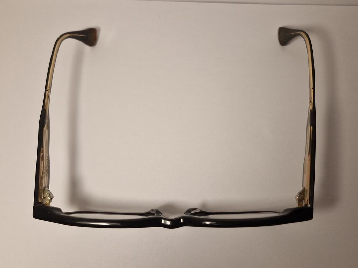 GIGI Studios -  MAGRITE 53&curren;18-147 1228  6643/1