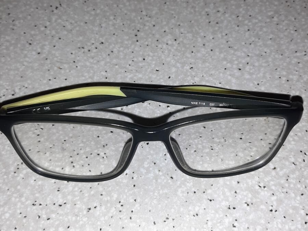 Nike - 7118 037 55&curren;14 140