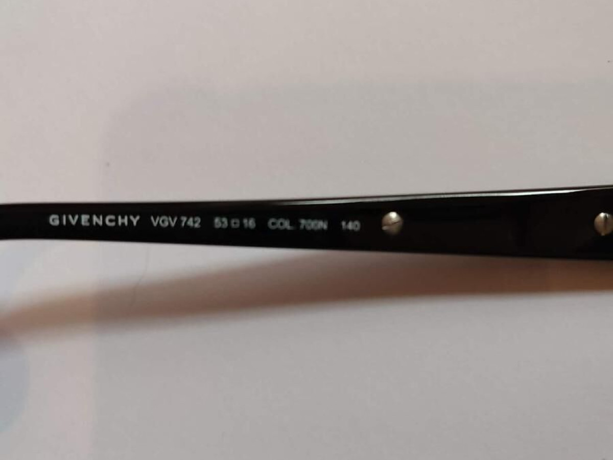 Givenchy - GVG 742 53&curren;16